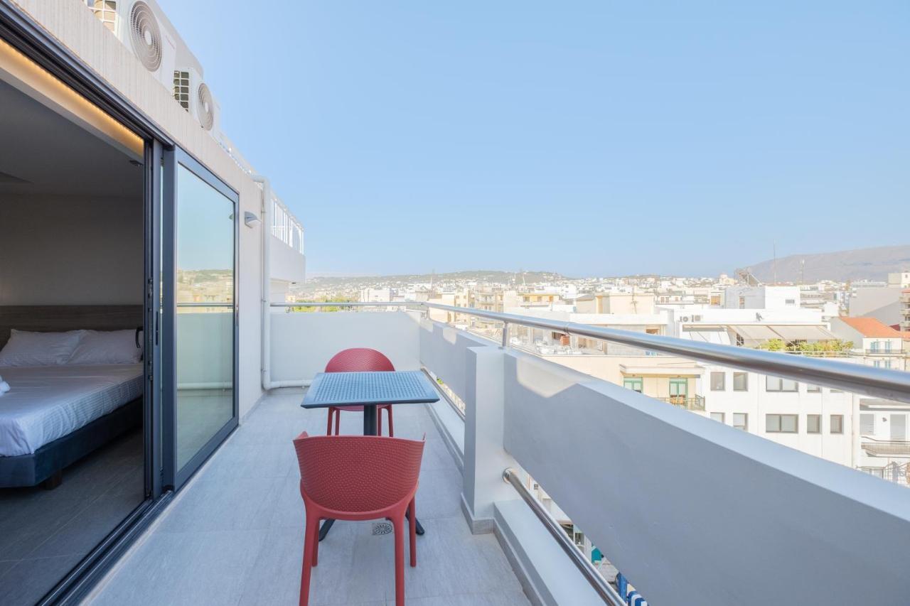Appartamento Sky-High 70Sqm Penthouse W. Stunning Views - 05 La Canea Esterno foto