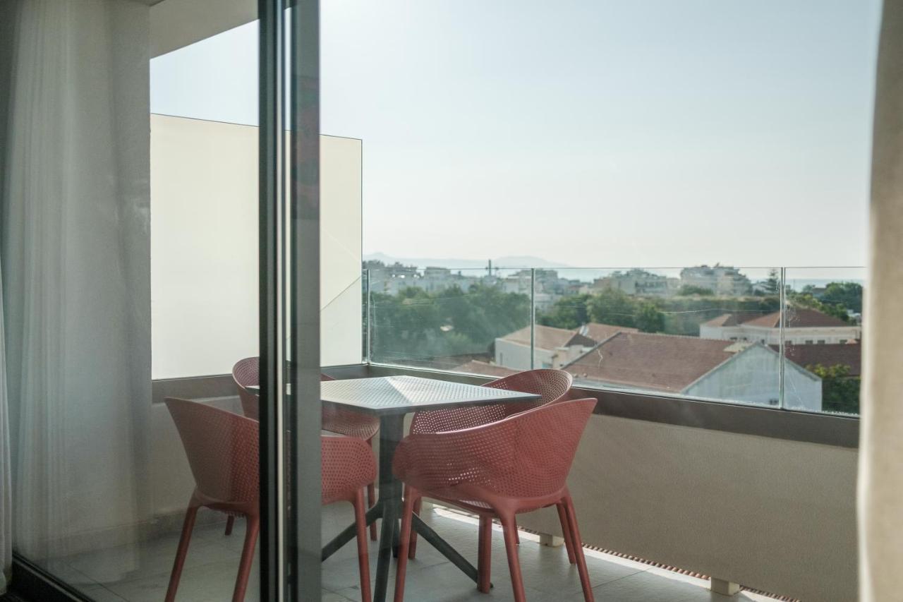 Appartamento Sky-High 70Sqm Penthouse W. Stunning Views - 05 La Canea Esterno foto