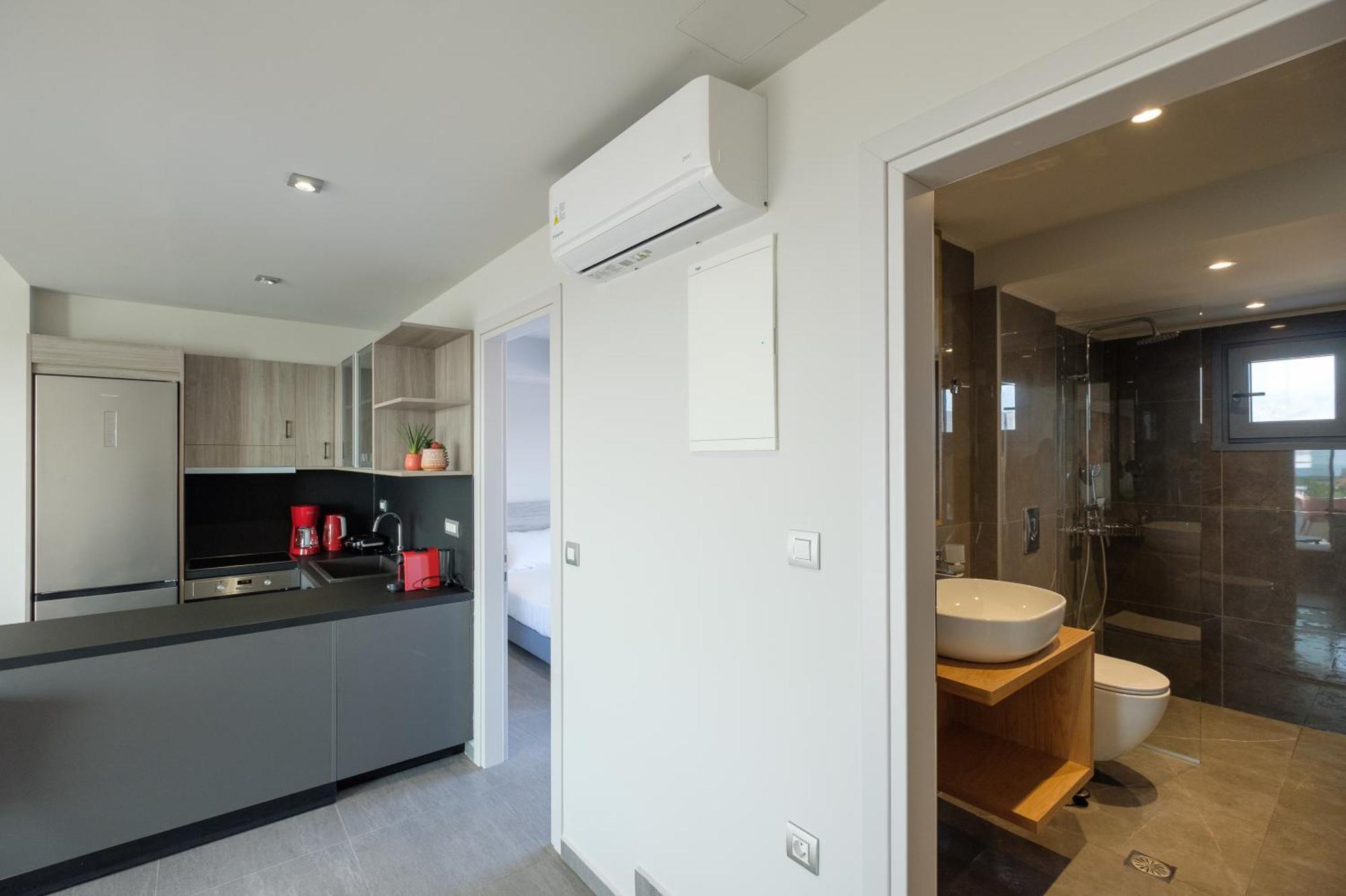 Appartamento Sky-High 70Sqm Penthouse W. Stunning Views - 05 La Canea Esterno foto