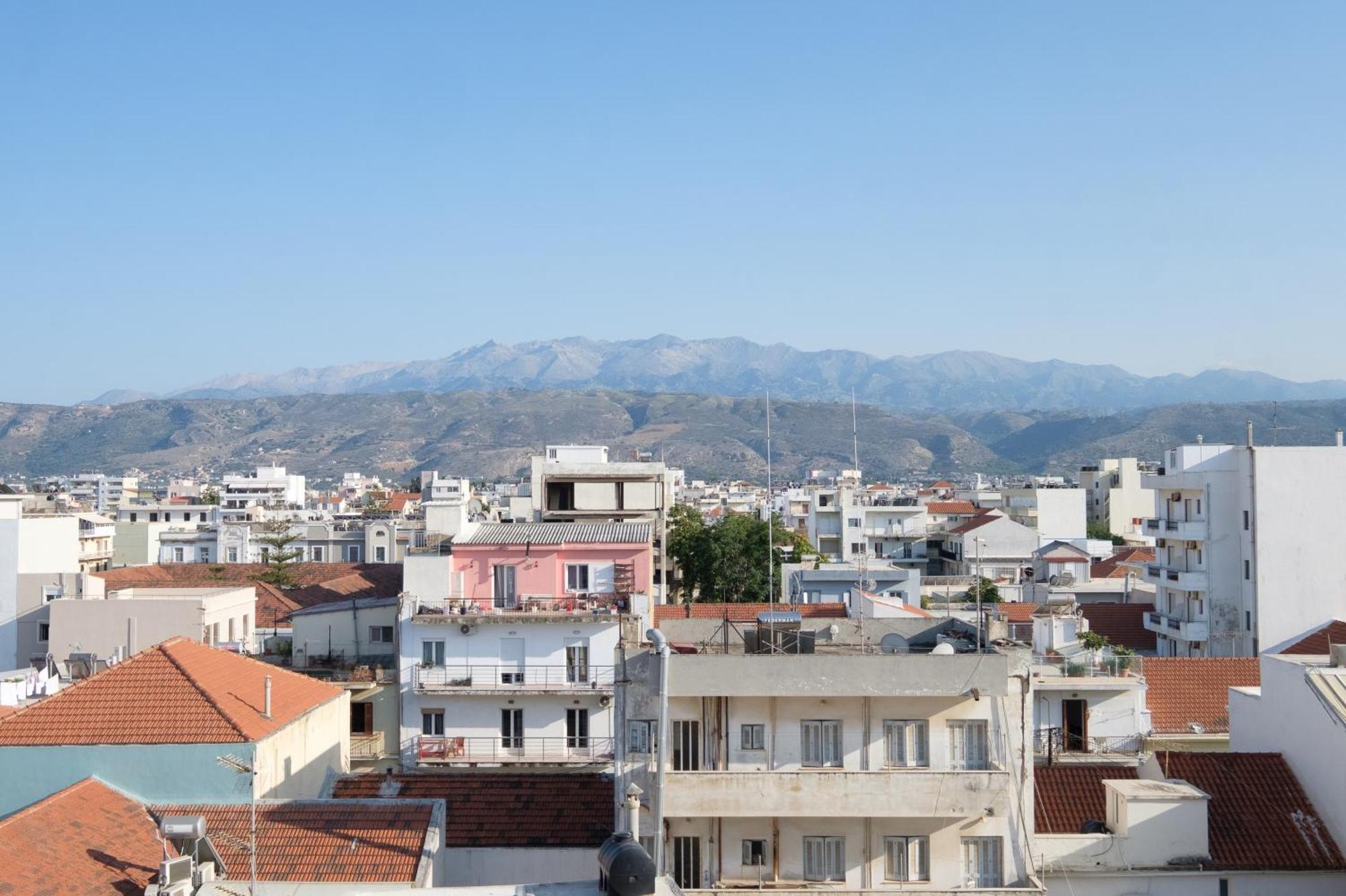 Appartamento Sky-High 70Sqm Penthouse W. Stunning Views - 05 La Canea Esterno foto