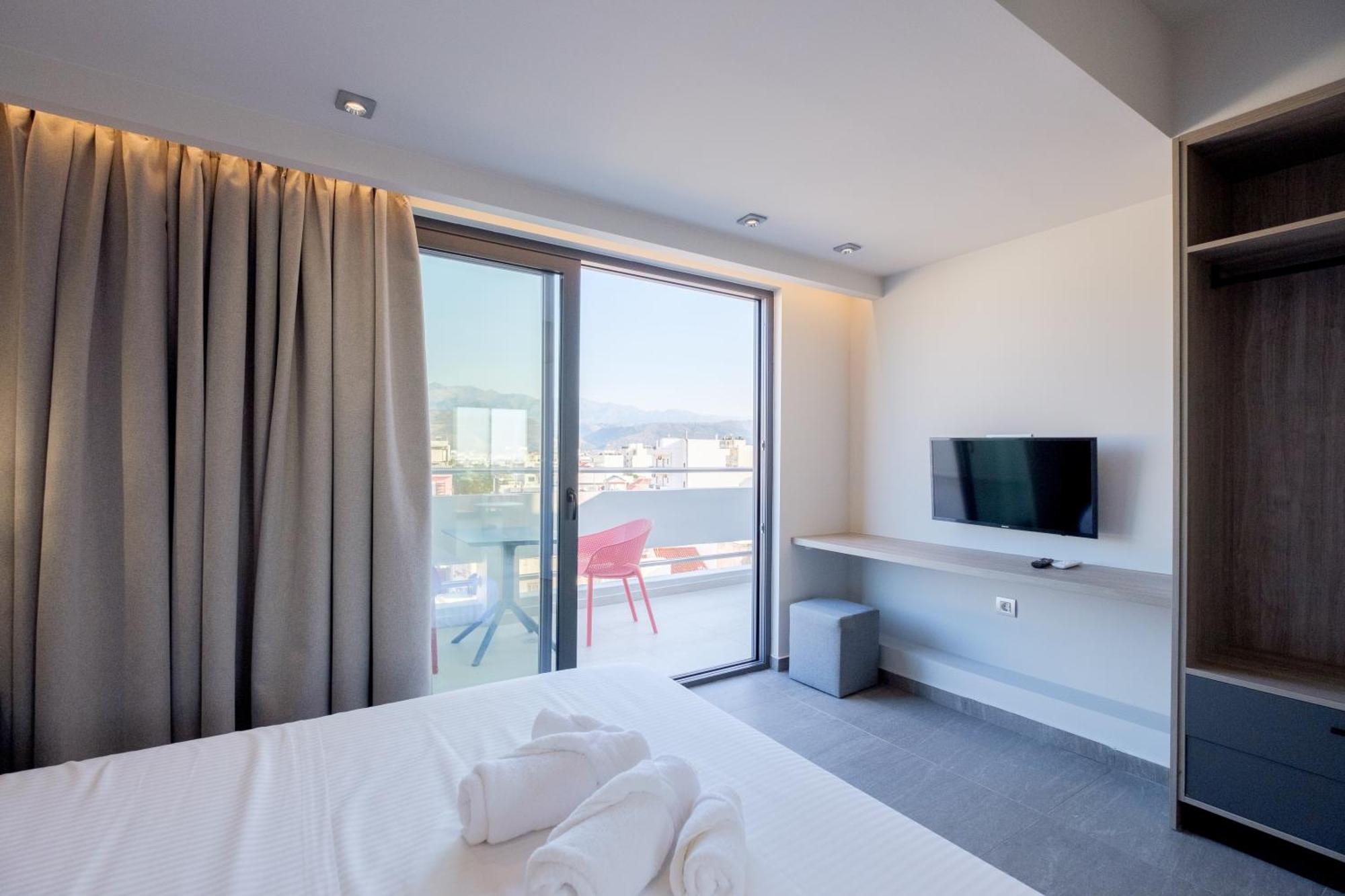 Appartamento Sky-High 70Sqm Penthouse W. Stunning Views - 05 La Canea Esterno foto