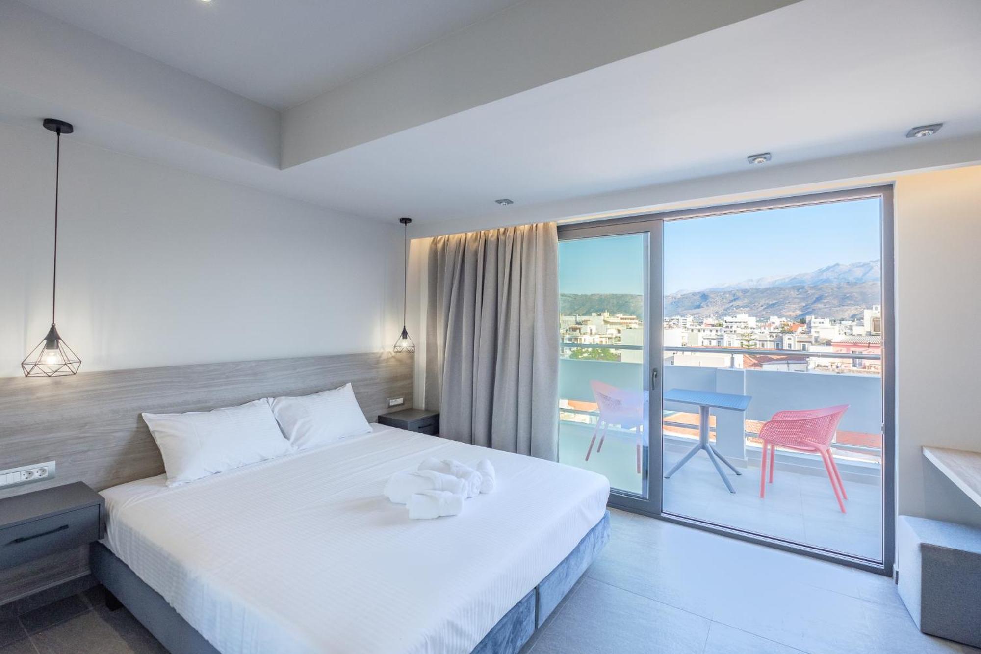 Appartamento Sky-High 70Sqm Penthouse W. Stunning Views - 05 La Canea Esterno foto