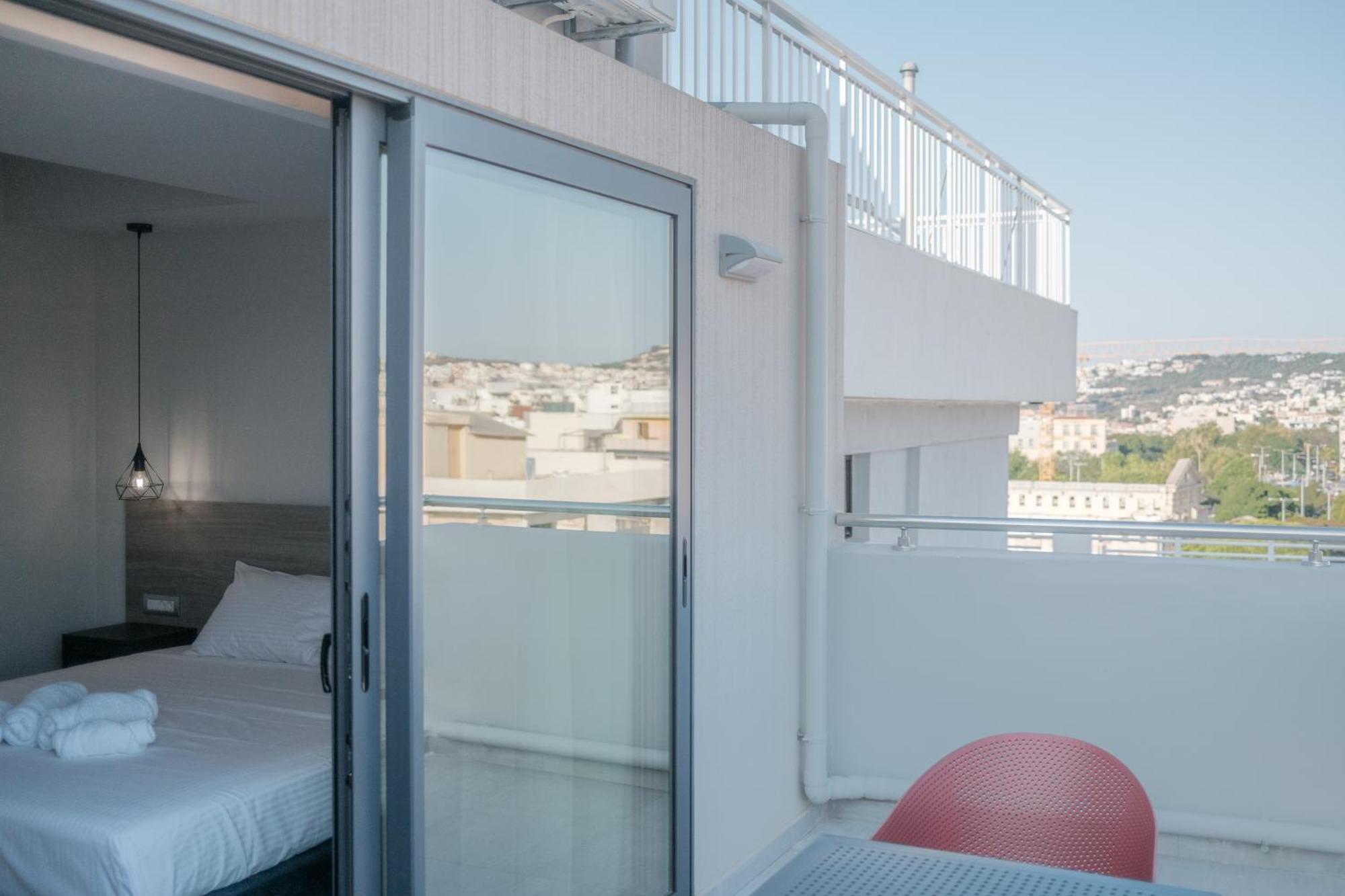 Appartamento Sky-High 70Sqm Penthouse W. Stunning Views - 05 La Canea Esterno foto